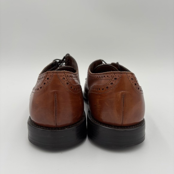 Allen Edmonds Sanford Mens Dress Shoes 10 B Brown Leather Cap Toe Medallion main image 6